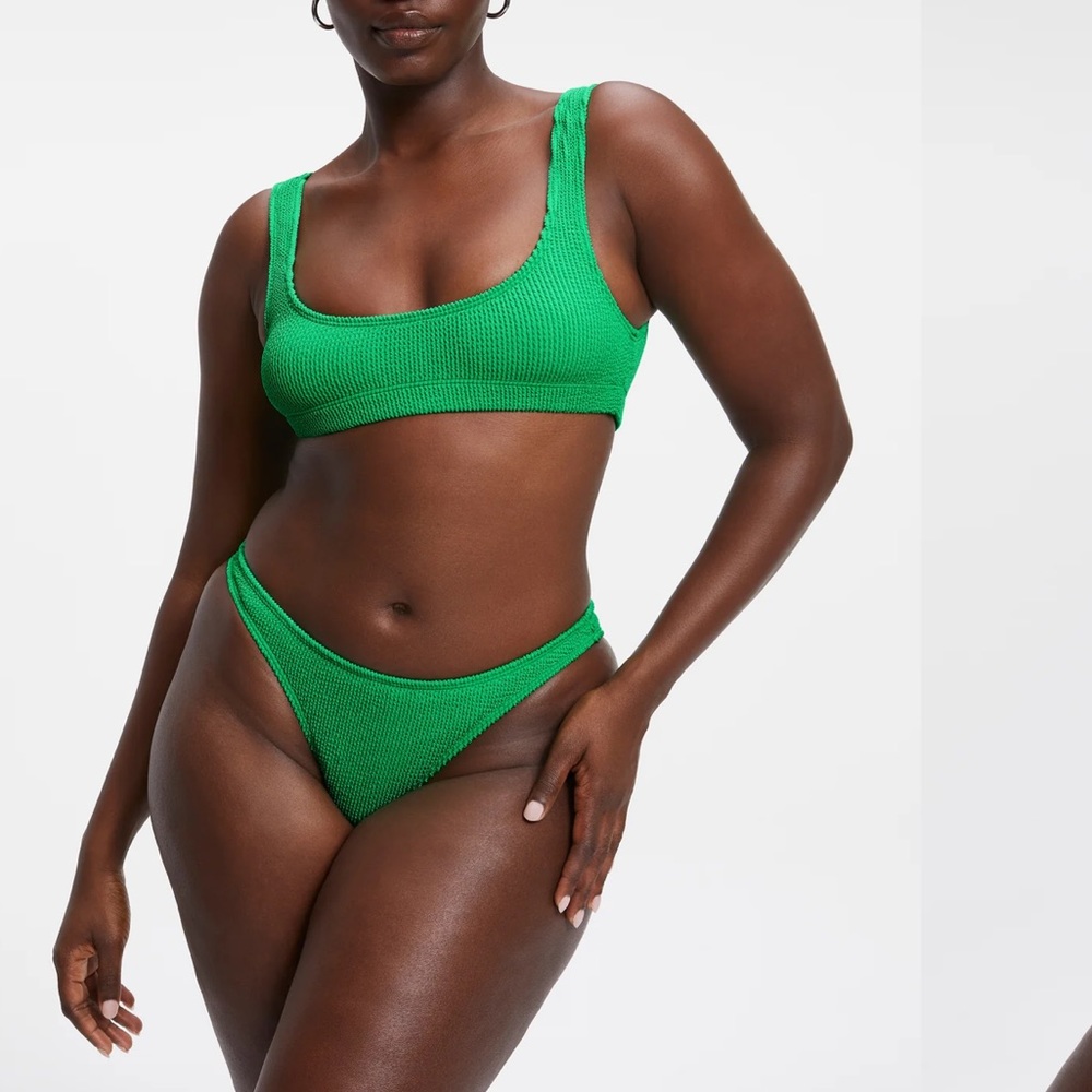 Good American Always Fits Scoop Bikini Top in Summer Green